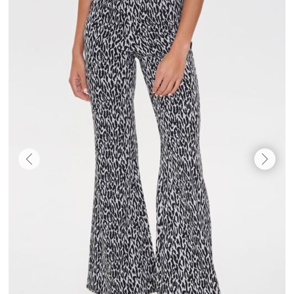Forever 21 3X Animal Print Elastic Waist Bell Bottom Pants Gray Black - Picture 2 of 8